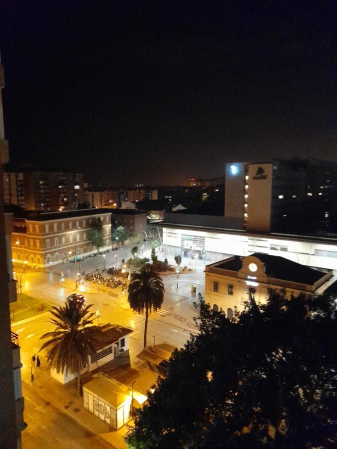Estudio Frente A Estacion Maria Zambrano Málaga Eksteriør billede